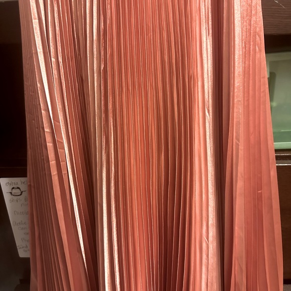 (03) ❤️ BNWT IEENA FOR MAC DUGGAL
Plunge Neck Pleated Evening Gown #49039 - Picture 6 of 9